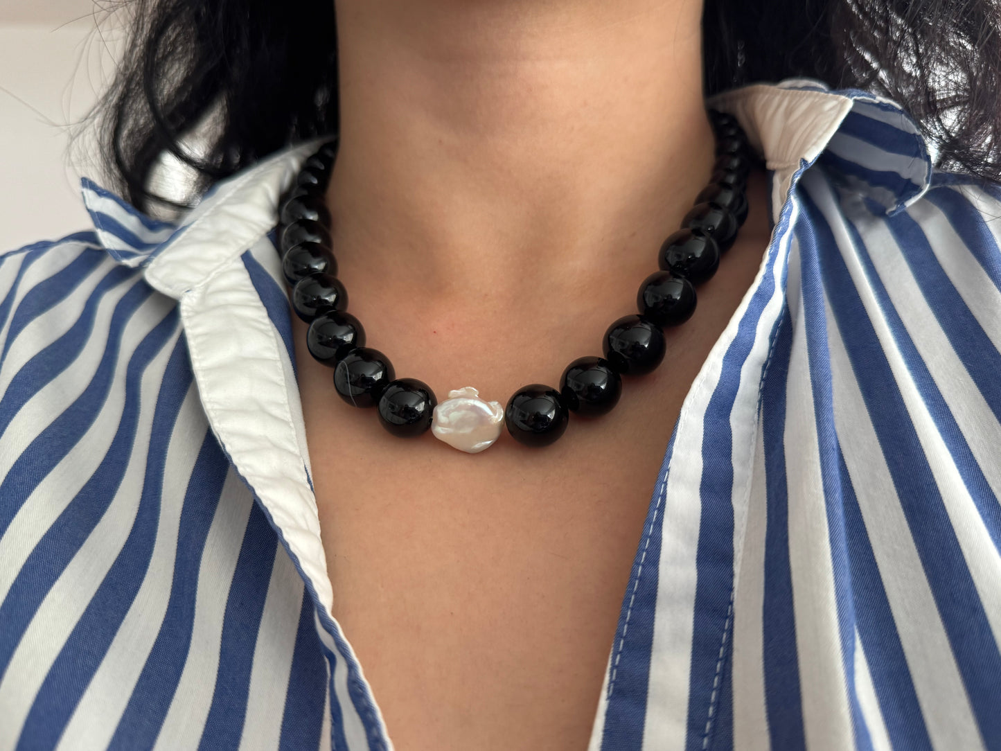 Noir Ágata Collar