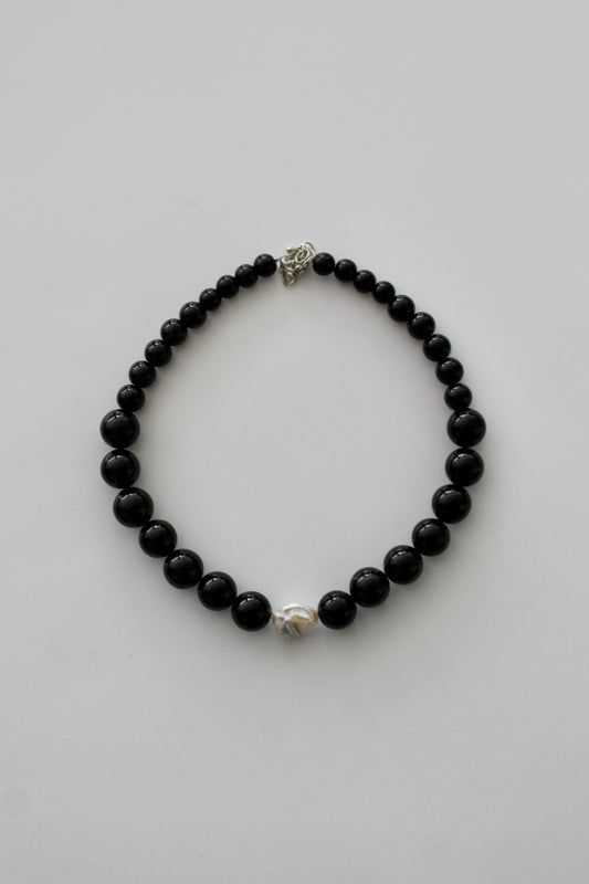 Noir Ágata Collar