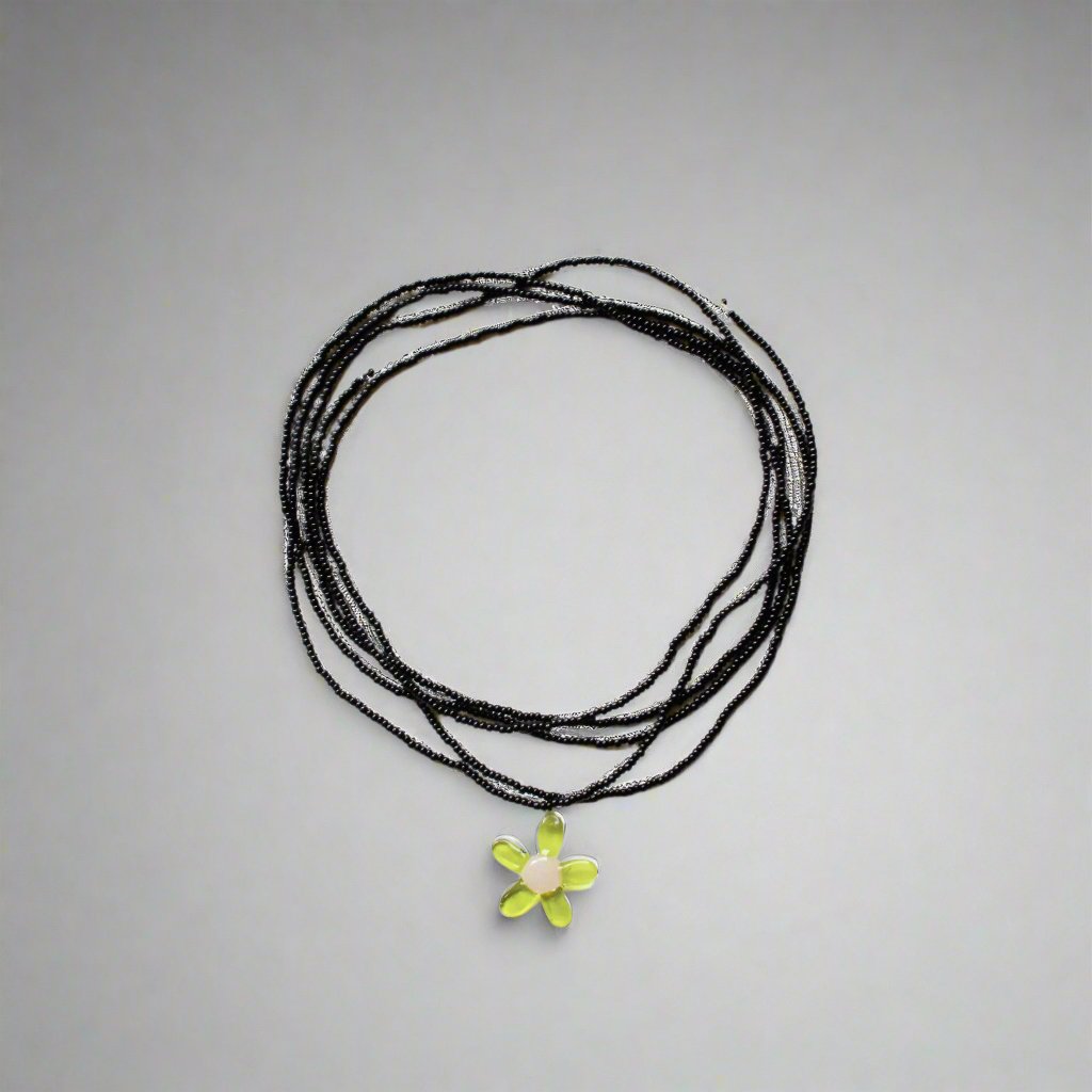 GRANNY SMITH FLOR TIE NECKLACE